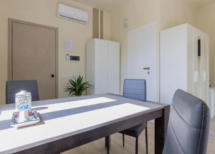 Konukevi Center Piacenza