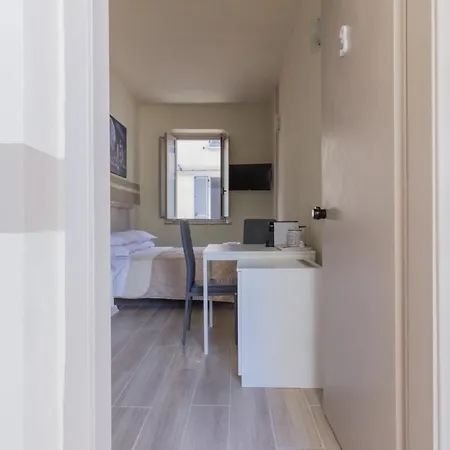 Center 게스트하우스 4*