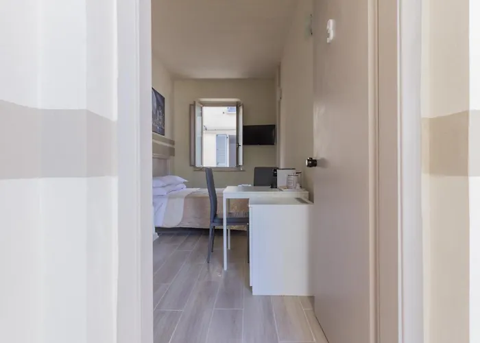 Center Πανσιόν 4*